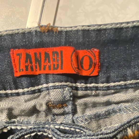Size 10 zanadi Jean shorts - Picture 1 of 8